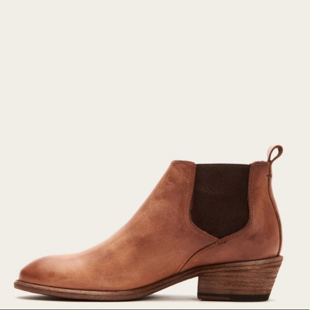New Frye Carson Chelsea in Cognac
